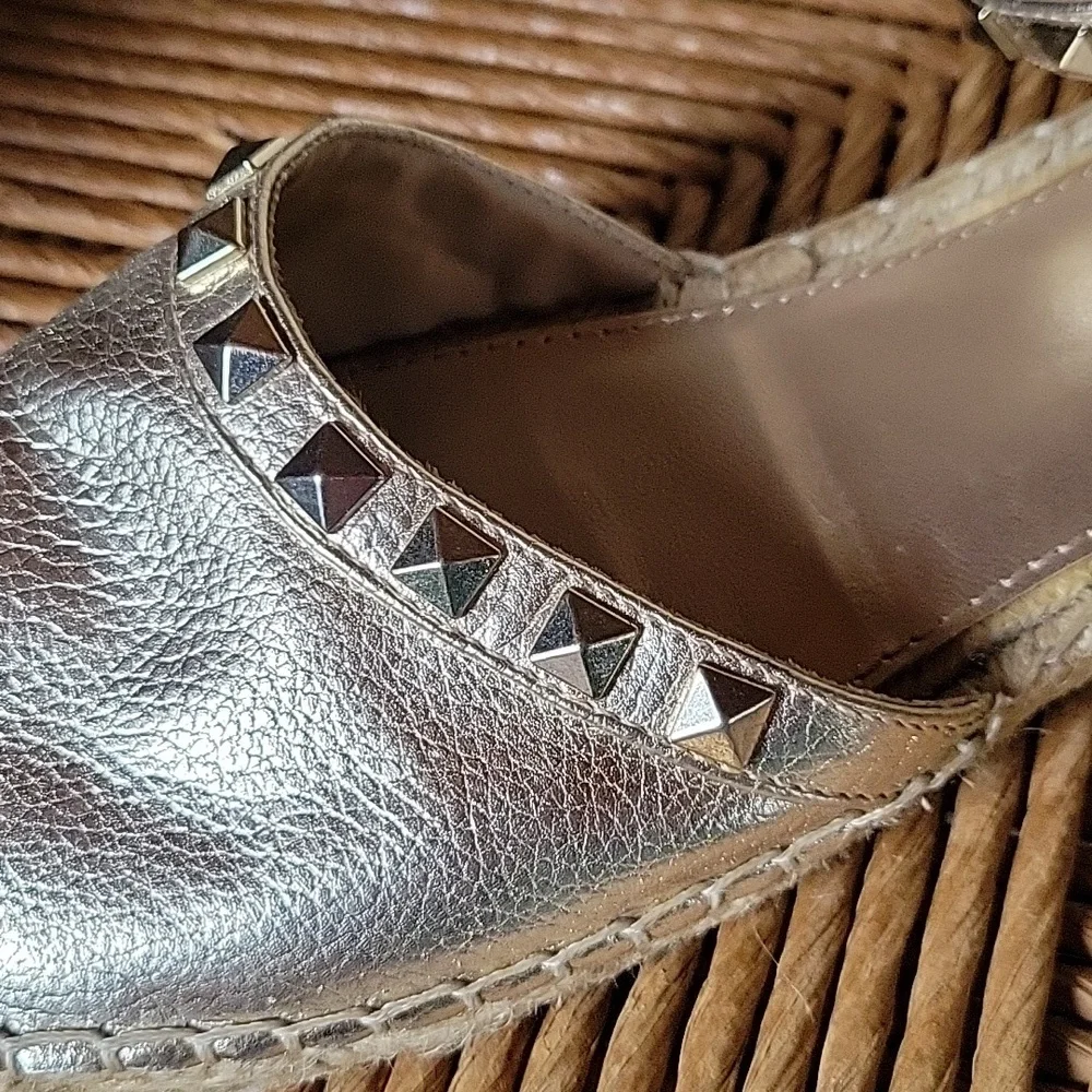 Marc Fisher Graze, gold, closed toe, ankle strap, espadrille, size 8M